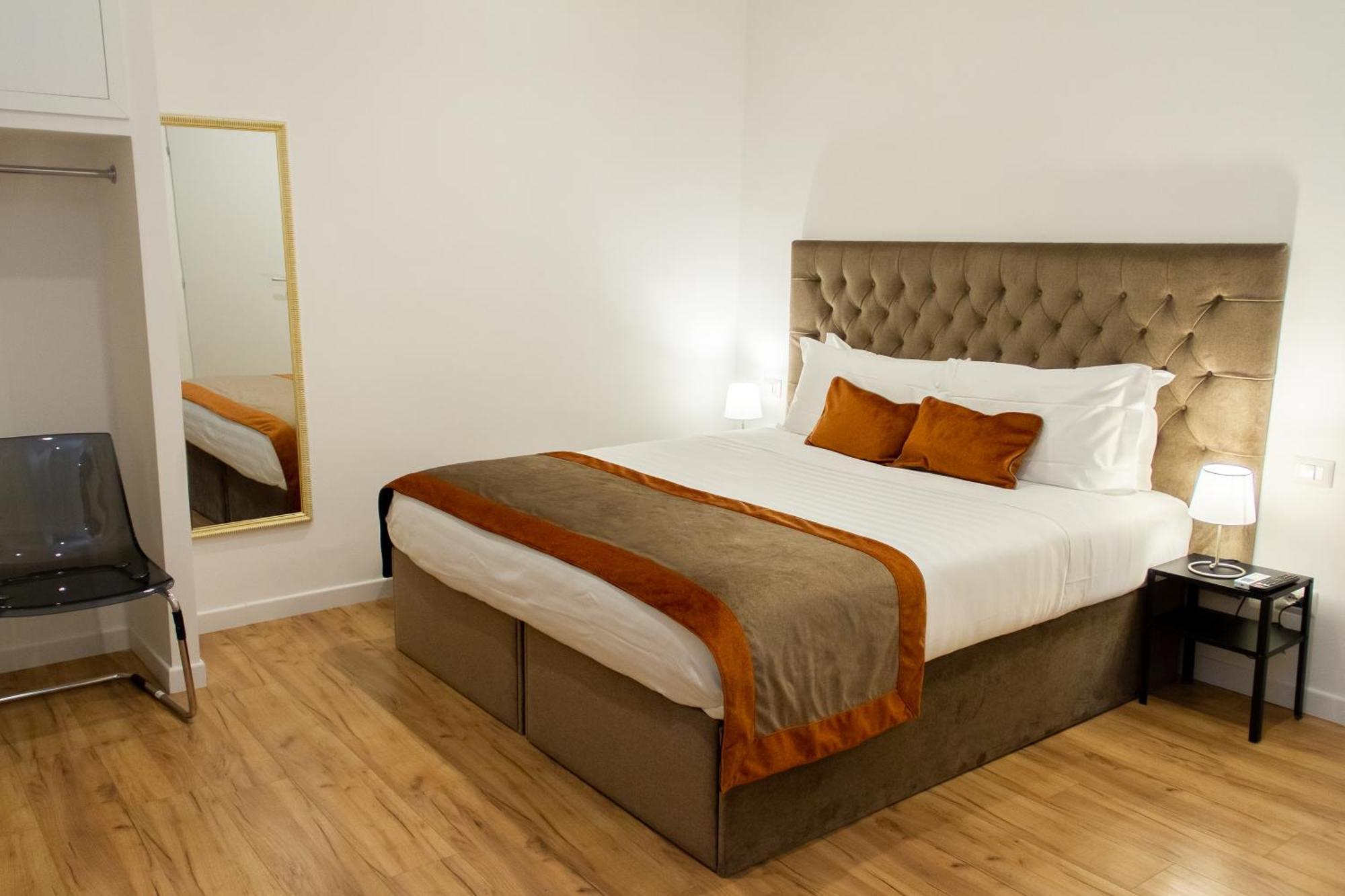 Pensión At St. Peter Rooms&apartment